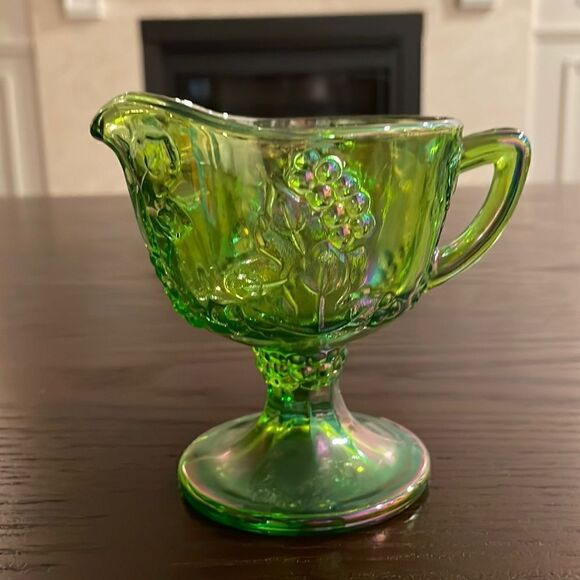 GREEN Vintage Carnival Glass Harvest Grape Vine Colony Raised Tall Creamer 4” - Picture 1 of 7